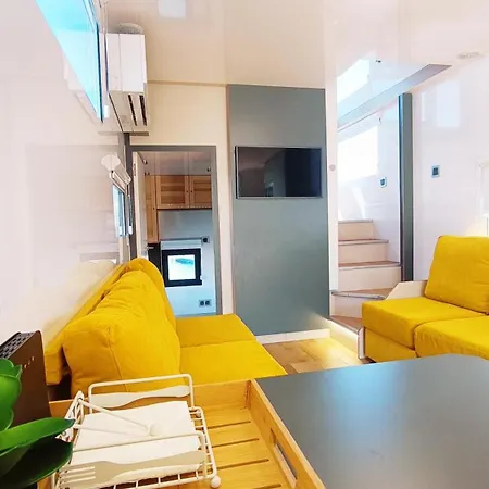 Different Charter Hotel en barco *