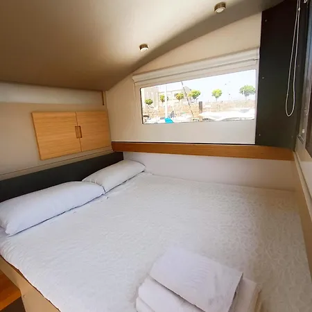 Casa Flotante En El Puerto De - Different Charter * ヴィーゴ