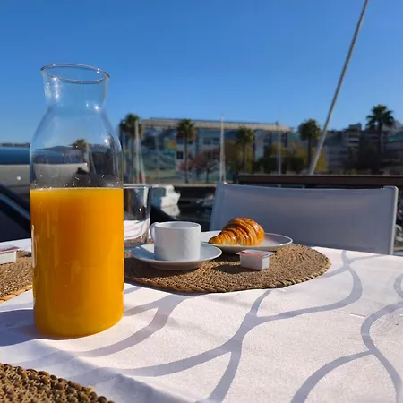 Casa Flotante En El Centro De - Different Charter Bateau-hôtel