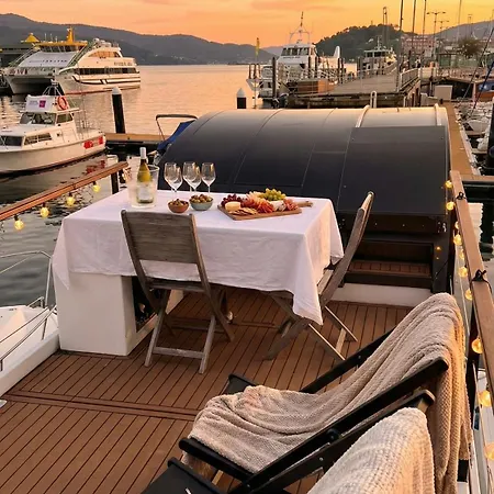 Barco Different Charter - Experiencia Unica En El Puerto Deportivo De