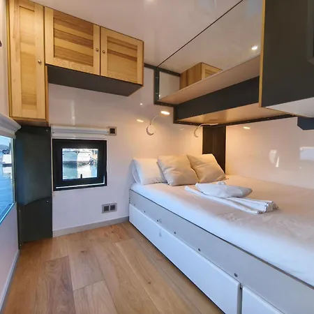 Πλωτό κατάλυμα Casa Flotante En El Centro De - Different Charter *