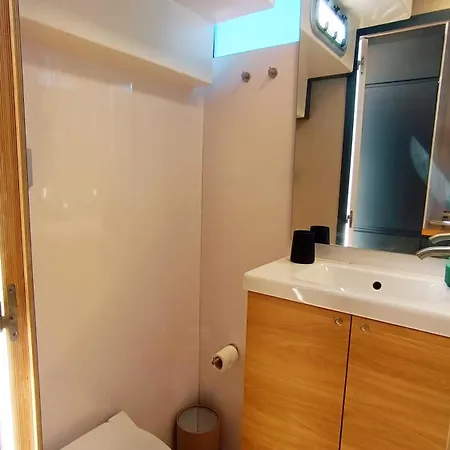 船屋 Barco Different Charter - Experiencia Unica En El Puerto Deportivo De 比戈