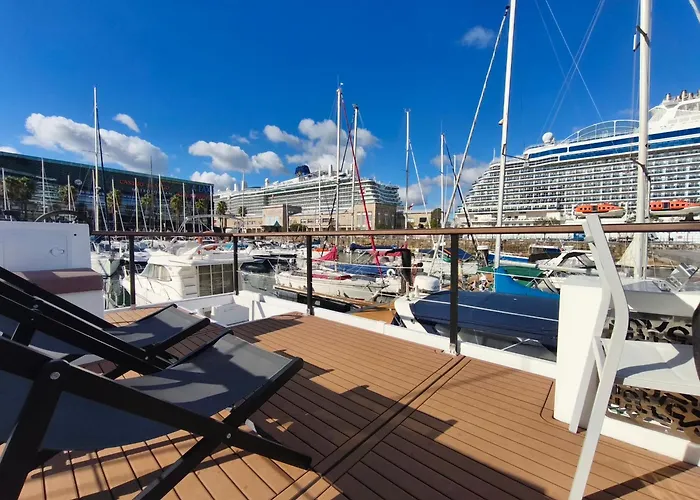 Casa Flotante En El Centro De - Different Charter Βίγκο