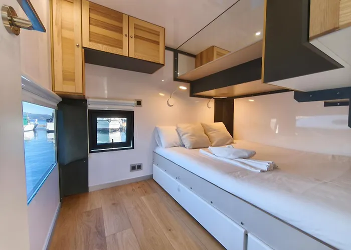 Πλωτό κατάλυμα Casa Flotante En El Centro De - Different Charter *